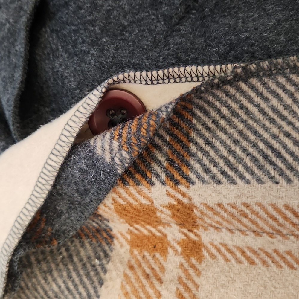 100% Wool Cameleon plaid pea coat - Picture 3 of 8